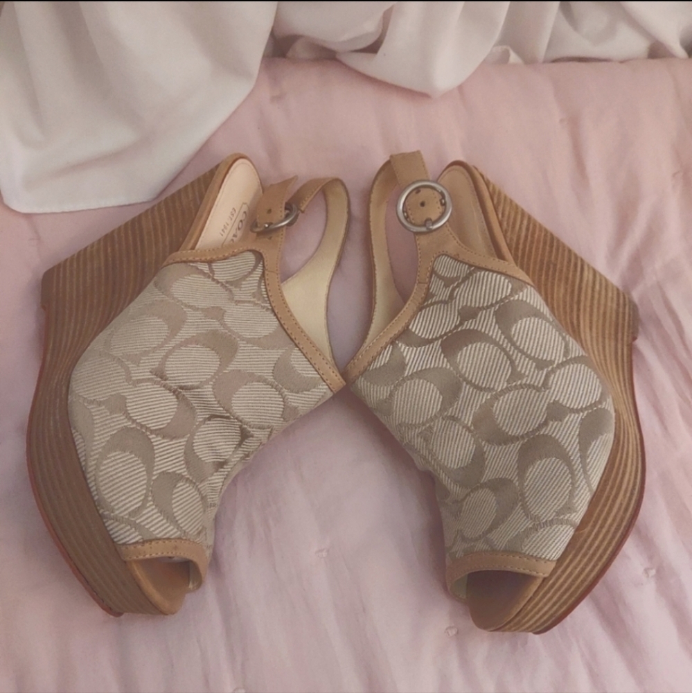 Coach Size 7 Janet Light Khaki Sand Wedge Platform Heel